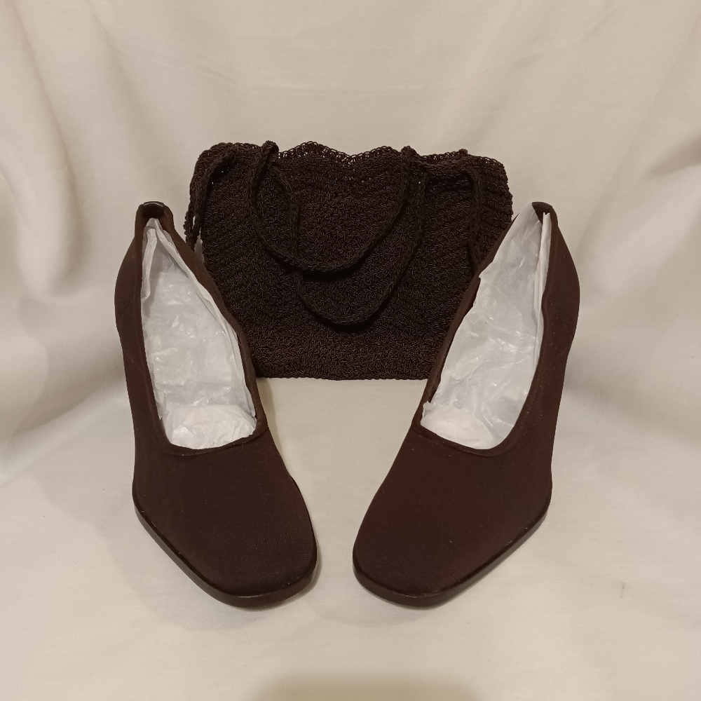 BANDOLINO HEELS W/HANDBAG